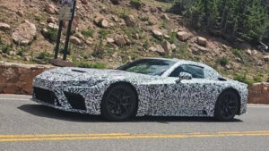 12 साल बाद लौटेगी Lexus की सुपरकार: LFA का उत्तराधिकारी स्पाई टेस्टिंग में दिखा; हाइब्रिड V8 इंजन और 900 HP तक पावर की चर्चा