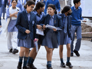 CBSE बोर्ड ने बदला एग्जाम पैटर्न: 10वीं के छात्रों को मिलेगा दूसरा मौका, 12वीं की परीक्षाएं तय समय पर