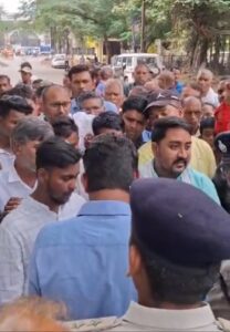 दुर्ग मं किसान मन रेल परियोजना बर खड़े होगेन – कहिन, धरती हमर माई आय, कऊनो कीमत मं नइ देबो!