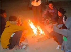 उत्तर-मझोला छत्तीसगढ़ मं ठंडी के कड़क पहर: अंबिकापुर 7.5°C मं ठिठुरिस, सड़क-गली मं अलाव के सहारा; दकन बस्तर ले उठत मलेरिया के भारी खतरा