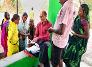 SIR सर्वे मं 5 दिन मं 30 लाख मतदाता ला बंटे फार्म: विधानसभा इलाका मं घर-घर जाके BLO देथें फार्म