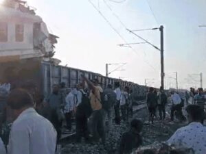 बिलासपुर मं भयानक रेल हादसा: खड़ा मालगाड़ी ले टकरिस पैसेंजर ट्रेन