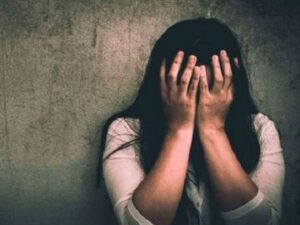 रायपुर के फार्म हाउस मं दारू पियाय के महिला संग गैंगरेप