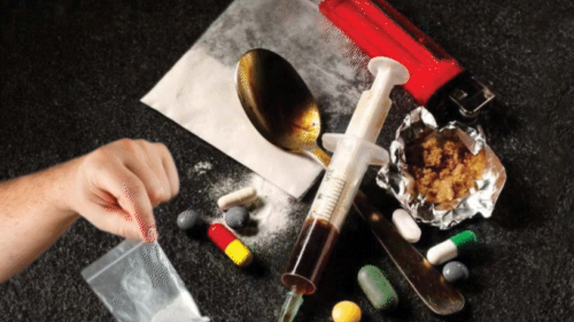 Raipur Drugs Cartel Busted : साइंस कॉलेज करा चरस-गाँजा के अड्डा, काली गाड़ी म चिट्टा बेचत 2 तस्कर धराइन, 23 लाख के सामान जब्त…