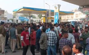 Korba News : रेलवे के नोटिस ले हड़कंप : 250 परिवार मन के घर छिने के डर, सड़क म उतरीन मइनखे, मांगिन मुआवजा अउ ठउर