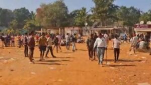 Kanker Violence : कांकेर म लाश दफनाय बर खूनी संग्राम : कब्र ला खोदििस, चर्च म लगाइस आगी… ASP समेत 25 झन घायल
