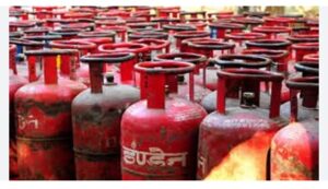 LPG E-KYC Deadline : LPG ग्राहक मन बर बड़े चेतावनी : 31 दिसंबर तक करा लव ये काम, नही त नवा साल में बंद हो जाही गैस कनेक्शन
