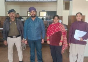 CG Chitta Smuggling : रायपुर म चिट्टा के बड़े खेप धराइस : पंजाब ले हेरोइन लाके बेचत रिहिन पति-पत्नी, पुलिस मारिस छापा