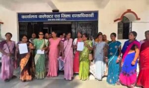 Kanker Mitanin Protest : कांकेर म मितानिन मन के हल्ला बोल: साल भर ले नई मिले हे पइसा, 3 जनवरी तक भुगतान नई होही त सड़क म उतरही