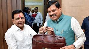 मध्य प्रदेश के लाडली बहना मन बर खुशखबरी! मोहन सरकार ह बजट म खोलिस सौगात के पिटारा, जानव का हे खास
