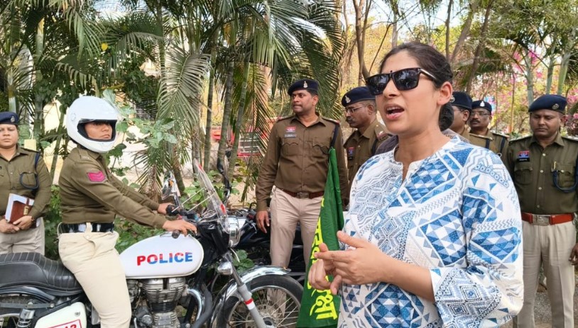 अब मनचला के खैर नई, एसपी भावना गुप्ता ह बनाईन ‘महिला शक्ति टीम’, दुपहिया गाड़ी ले गली-गली करहीं पहरा