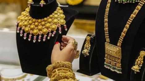 सोना-चांदी के भाव म भारी गिरावट: नवरात्रि के पहिली दिन मिलीस राहत, जानव आप मन के सहर म का हे आज के रेट