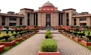 सड़क ऊपर जनमदिन मनाए बर हाईकोर्ट सख्त : अब चलाना पड़ही अवमानना के मुकदमा