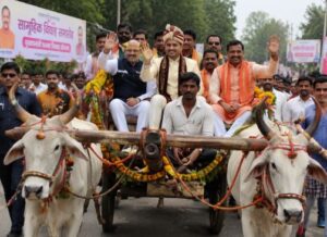 बैलगाड़ी मा निकलीस विधायक दीपेश साहू के बारात, डिप्टी CM समेत कतको मंत्री बनीस बाराती