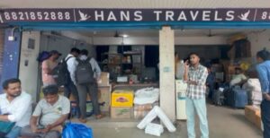 बड़का खबर: हंस ट्रैवल्स म DRI के छापा, 10, 20 अउ 50 रूपया के नोट ले भरे बोरा बरामद