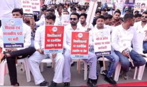 छात्र संघ चुनाव बर NSUI के हल्ला बोल; मुख्यमंत्री निवास घेरे बर निकलिन कार्यकर्ता, पुलिस संग होइस झूमाझटकी