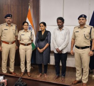 माओवादी संगठन ला झटका: केंद्रीय समिति के सदस्य नरहरि ह पत्नी संग करिस सरेंडर, 20 लाख के रिहिस इनामी