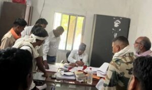 अजब राजनीति : भाजपा नेता के हत्या के बाद आरोपी ह भरिस उही सीट ले नामांकन, मचिस हड़कंप