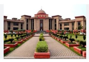 हाईकोर्ट के बड़े फैसला : 90 दिन के भीतर आरोप पत्र नई सौंपे गिस, त सरकारी कर्मचारी के निलंबन अपन-आप खतम माने जाही