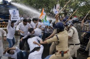 नीट पेपर लीक परदरसन : NSUI ऊपर लाठीचार्ज, भड़किस कांग्रेस