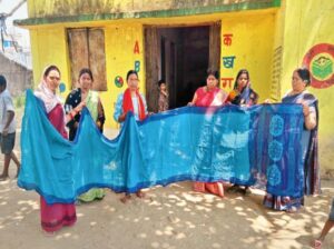 अब आंगनबाड़ी बहिनी मन बर साड़ी नई, सीधा बैंक खाता में आही पैसा