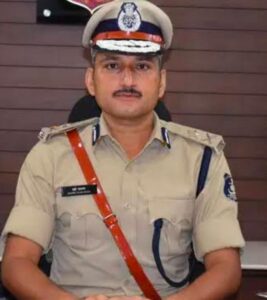 बस्तर के नवा पुलिस कप्तान होही आईपीएस बीएन मीणा, पी सुंदरराज सौंपही कमान