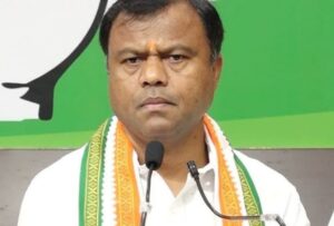 राम मंदिर चंदा चोरी ऊपर सियासत गरमाइस: दीपक बैज ह कसिस तंज, कहिस- चौकीदार हव तो चोरी कइसने हो गिस?