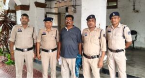 सहारा इंडिया के भगौड़ा ब्रांच मैनेजर गिरफ्तार, 3,848 निवेशक मन ले करे राहय ₹40.78 करोड़ के ठगी