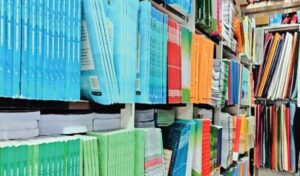 सरकारी मुफ्त किताब ला छोड़ महंगा पुस्तक खरीदे बर निजी इस्कुल मन के दादागिरी