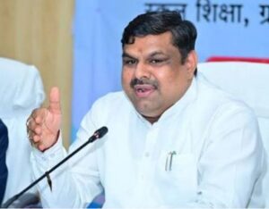 स्कूली लइका मन के प्रदर्शन म सियासत: शिक्षा मंत्री गजेंद्र यादव के आरोप- कांग्रेस के उकसावे म होवत हवय राजनीति