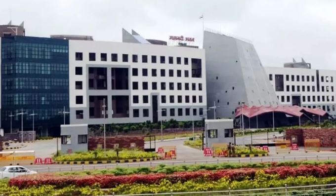 18 चेहरा ला मिलिस मंत्री वाला रुतबा, 3 ला कैबिनेट अउ 15 ला राज्यमंत्री दर्जा