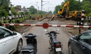 रेलवे क्रासिंग बंद: रायपुर के गाड़ी चलाए वाला मन बर बड़े खबर, 3 दिन तक बंद रही रेलवे फाटक