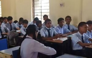 सरकारी स्कूल म काय होगे? एक-एक करके बेहोश होइन 5 नोनी मन, मचीस हड़कंप