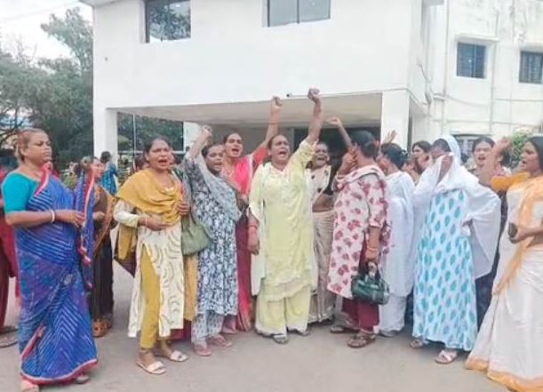 कोरबा मं किन्नर समाज के गद्दी ला लेके विवाद, नई उत्तराधिकारी अउ जम्मू ले आए शीतल नायक आमने-सामने