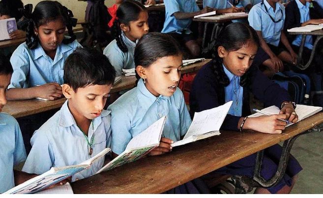 सरकारी स्कूल मं अंग्रेजी विषय ला लेके सवाल, प्राइवेट स्कूल एसोसिएशन ह शिक्षा सचिव ला लिखिस चिट्ठी