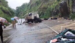 मरकाटोला घाट मं डीजे वाहन ला ट्रक मारी टक्कर, 5 जवान मन के मौत, 5 घायल