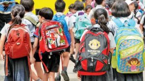 भारी बस्ता ऊपर सख्ती : स्कूल मन म बैग पॉलिसी लागू नइ होही त प्राचार्य होही जिम्मेदार