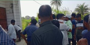 सेक्स रैकेट के शिकायत मं पुलिस के रेड, हिरासत मं 18 युवक-युवती, नाराज गांव वाले मन घेरिस मकान