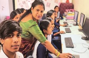 33 स्कूल म व्यावसायिक पढ़ई के हाल बेहाल, 5 हजार ले जियादा छात्र मन के भविष्य दांव म